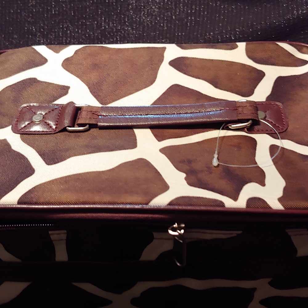 Make Up Overnight Case - Picture 2 of 3